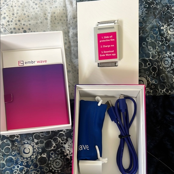 Silver Wearable Device - Picture 5 of 6